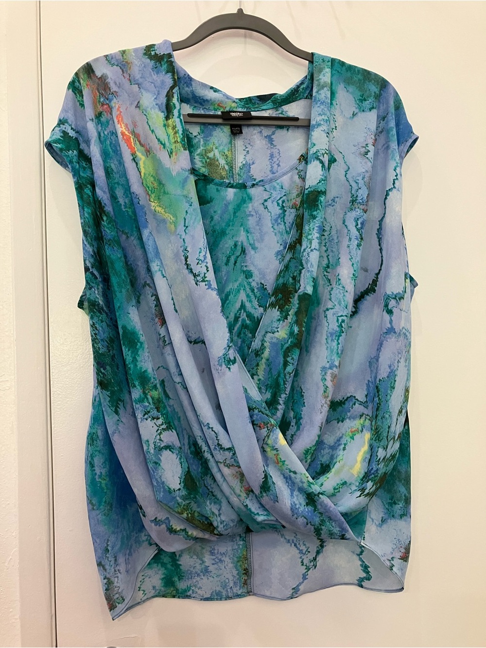 Mossimo Watercolor, Artsy Design Top, XXL - Picture 3 of 6